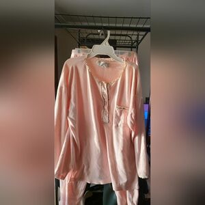 Women's Embroidered Pink Long-Sleeve Pajama Set. VINTAGE